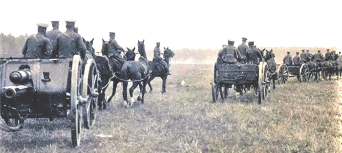 Horse-drawn 18-pounder field guns